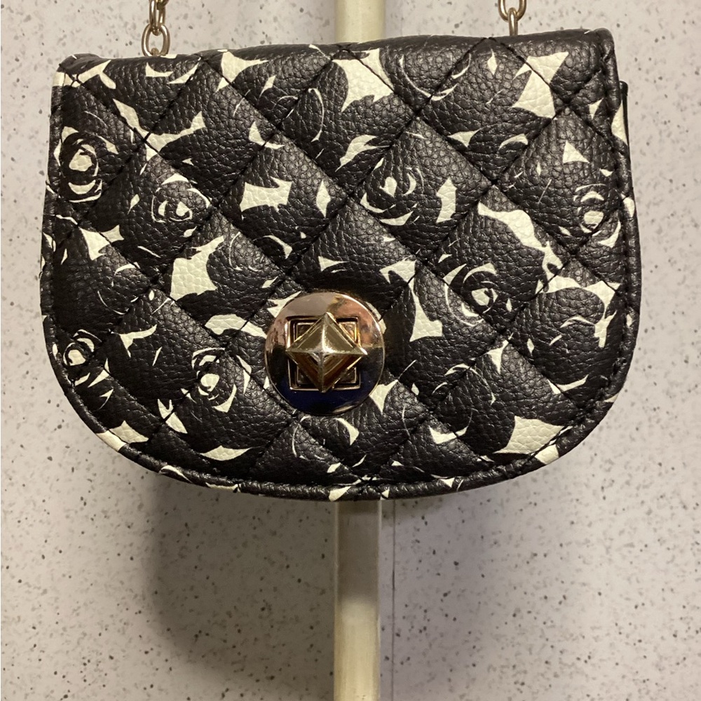 Black/white Rose evening bag w/removable goldtone crossbody chain